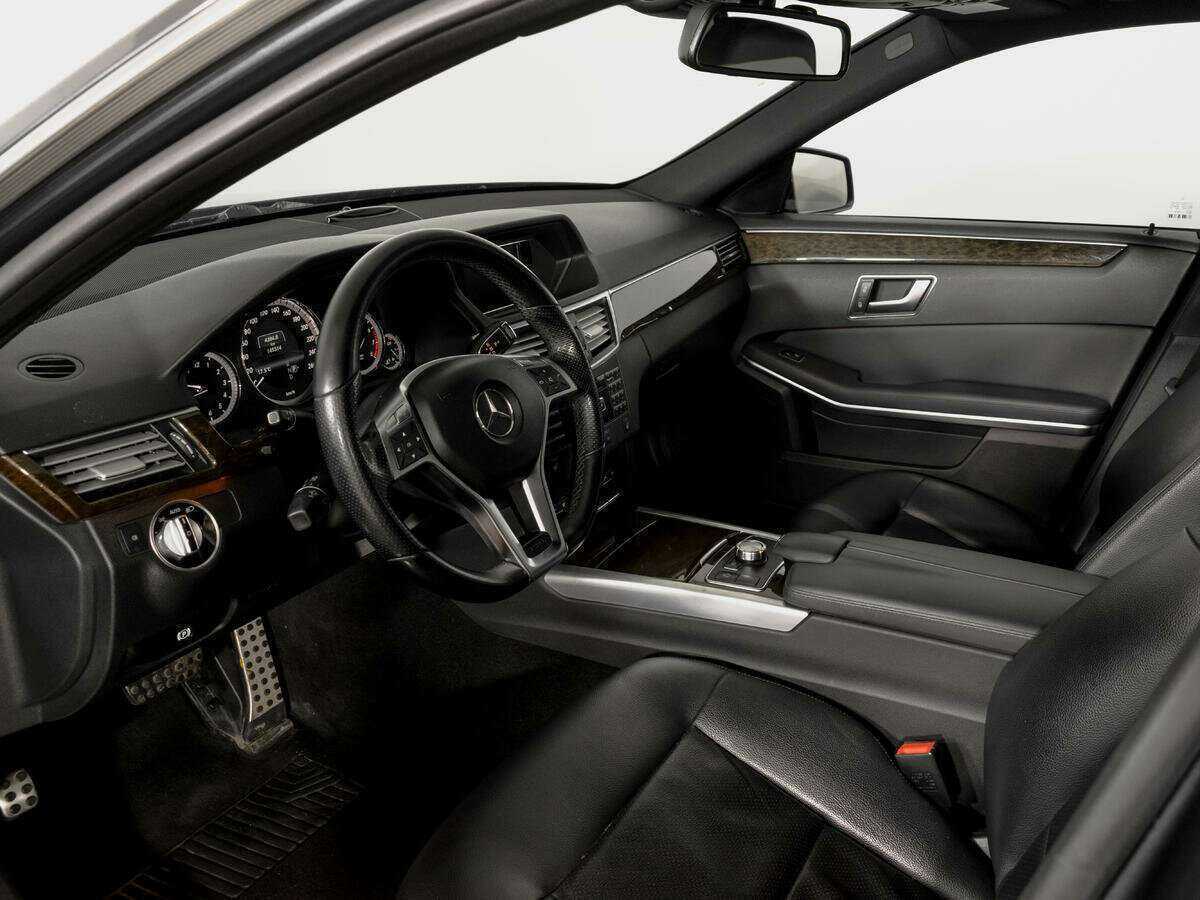 Б/У Мерседес-Бенц Е-Класс 2012 года. Фото: #15