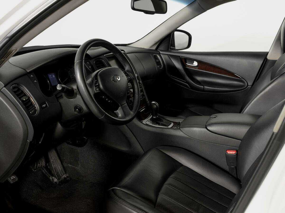 Б/У Инфинити К-Икс50 2014 года. Фото: #15