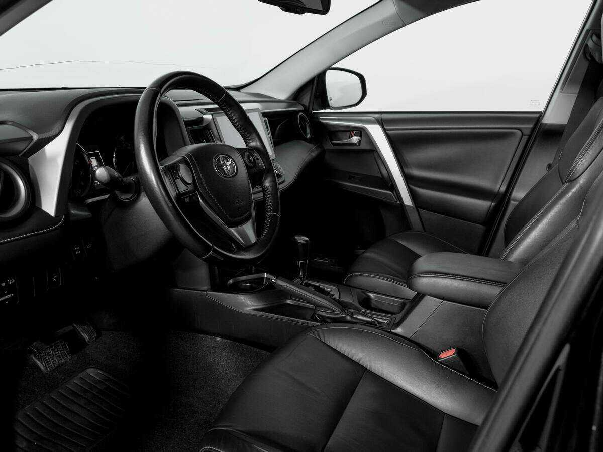 Б/У Тойота Рав4 2016 года. Фото: #15