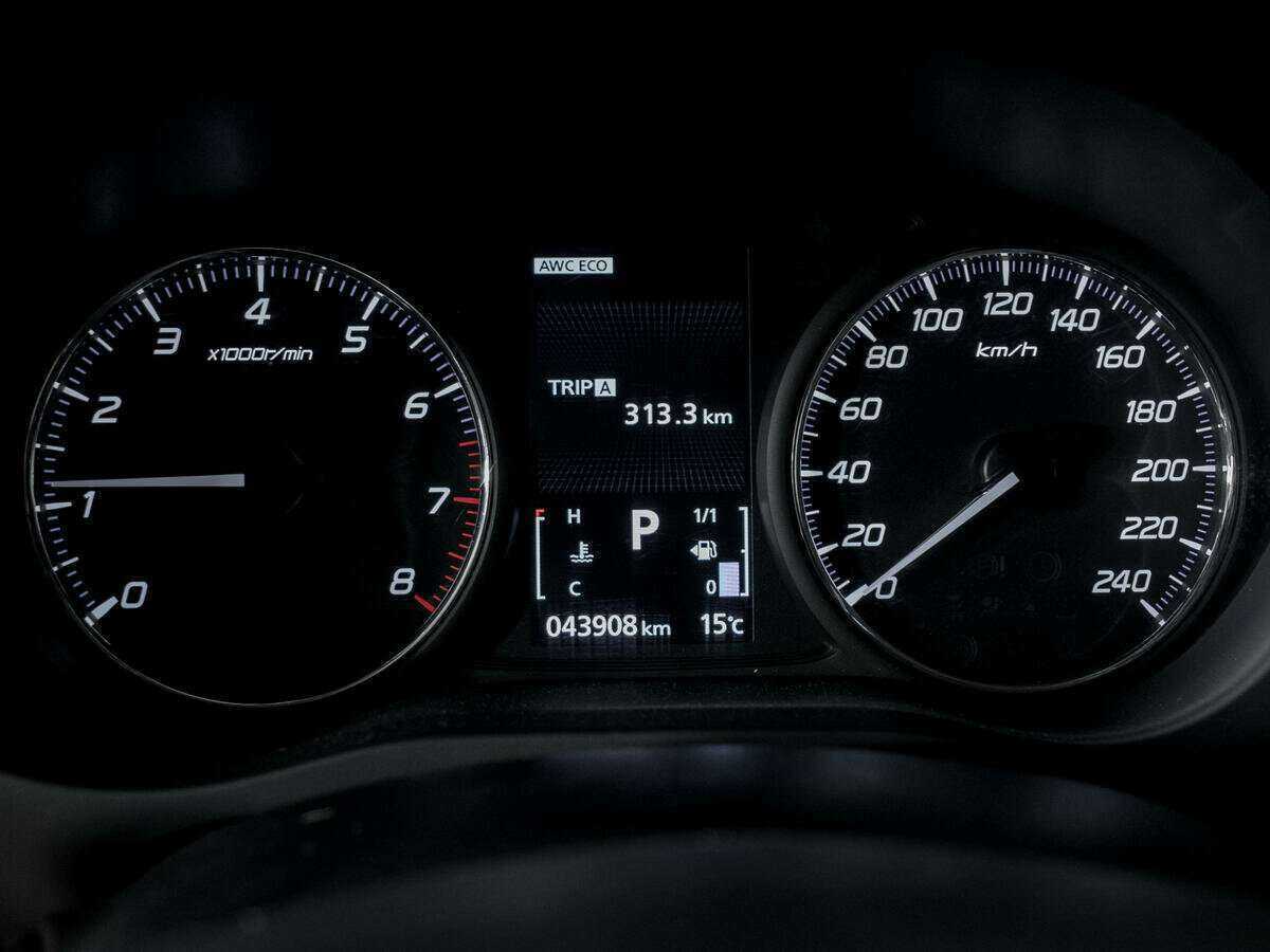 Б/У Митсубиши Оутлэндер 2021 года. Фото: #10