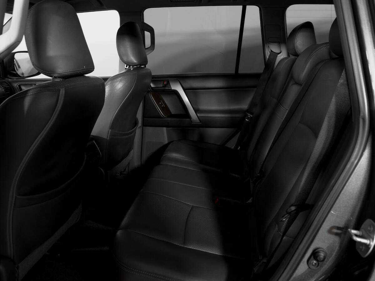 Б/У Тойота Лэнд Крузер Прадо 2012 года. Фото: #9