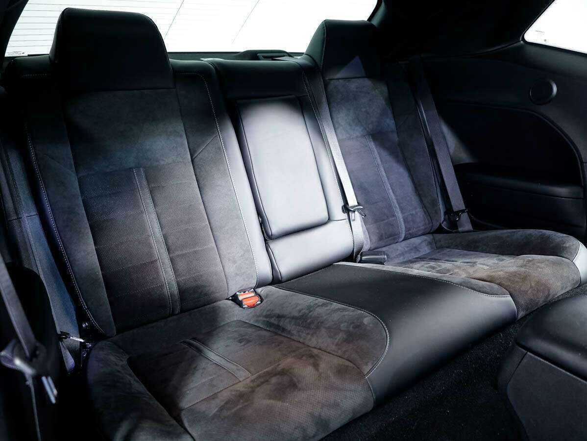 Б/У Додж Челленджер 2020 года. Фото: #12