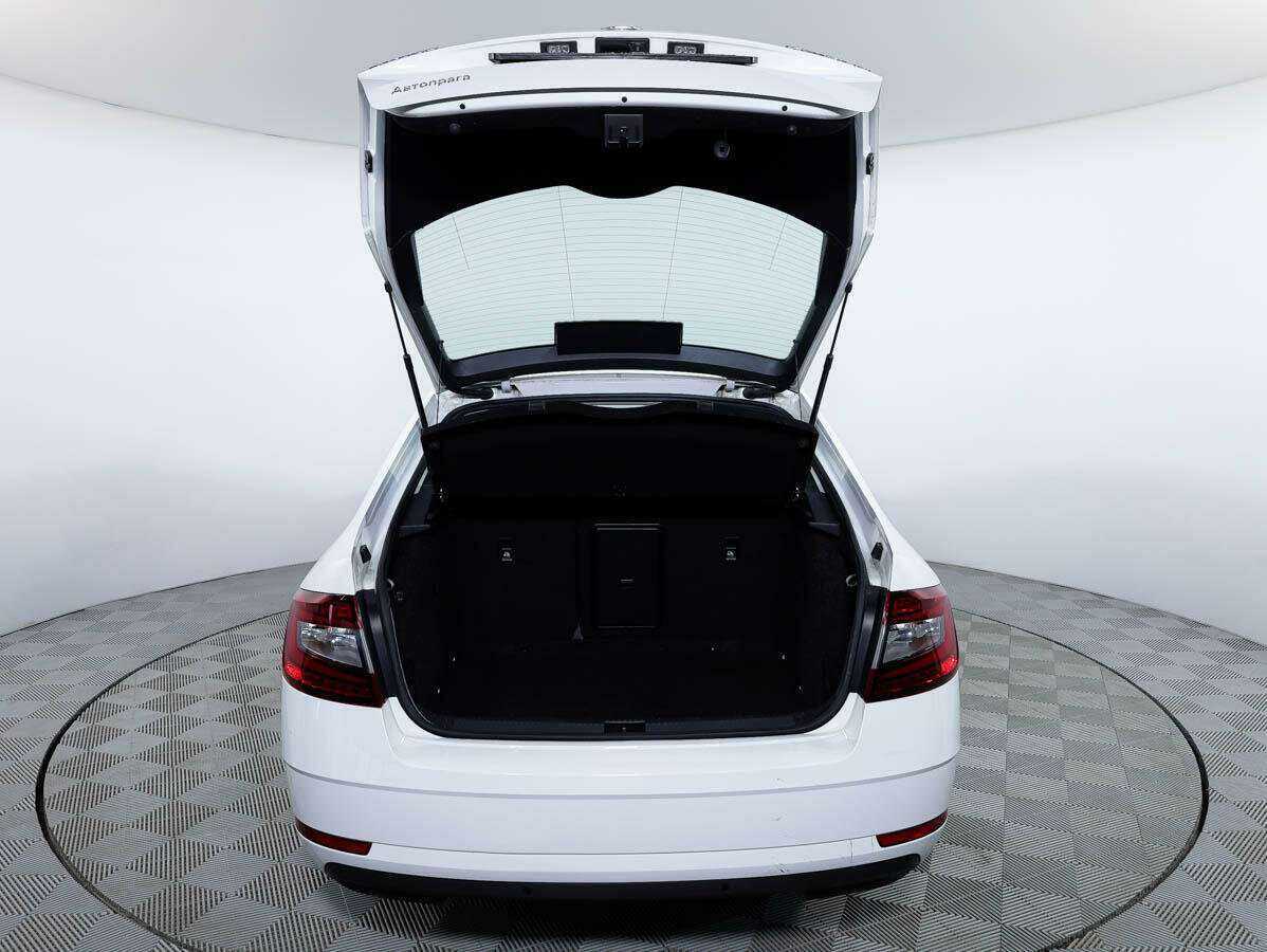 Б/У Шкода Октавия 2019 года. Фото: #5