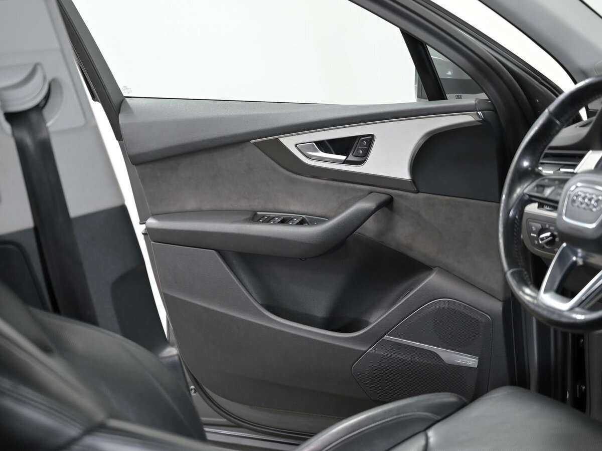 Б/У Ауди К7 2017 года. Фото: #13