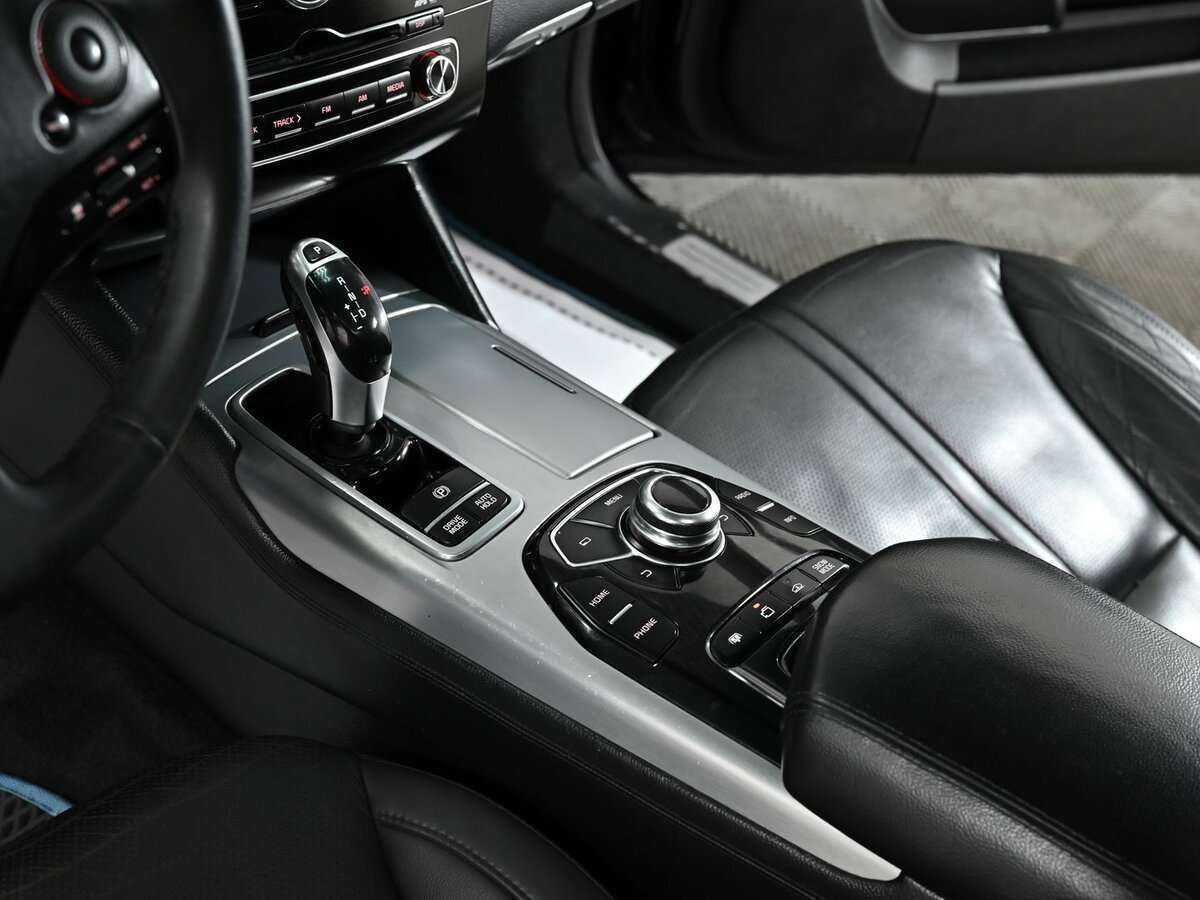 Б/У Киа Куорис 2013 года. Фото: #12