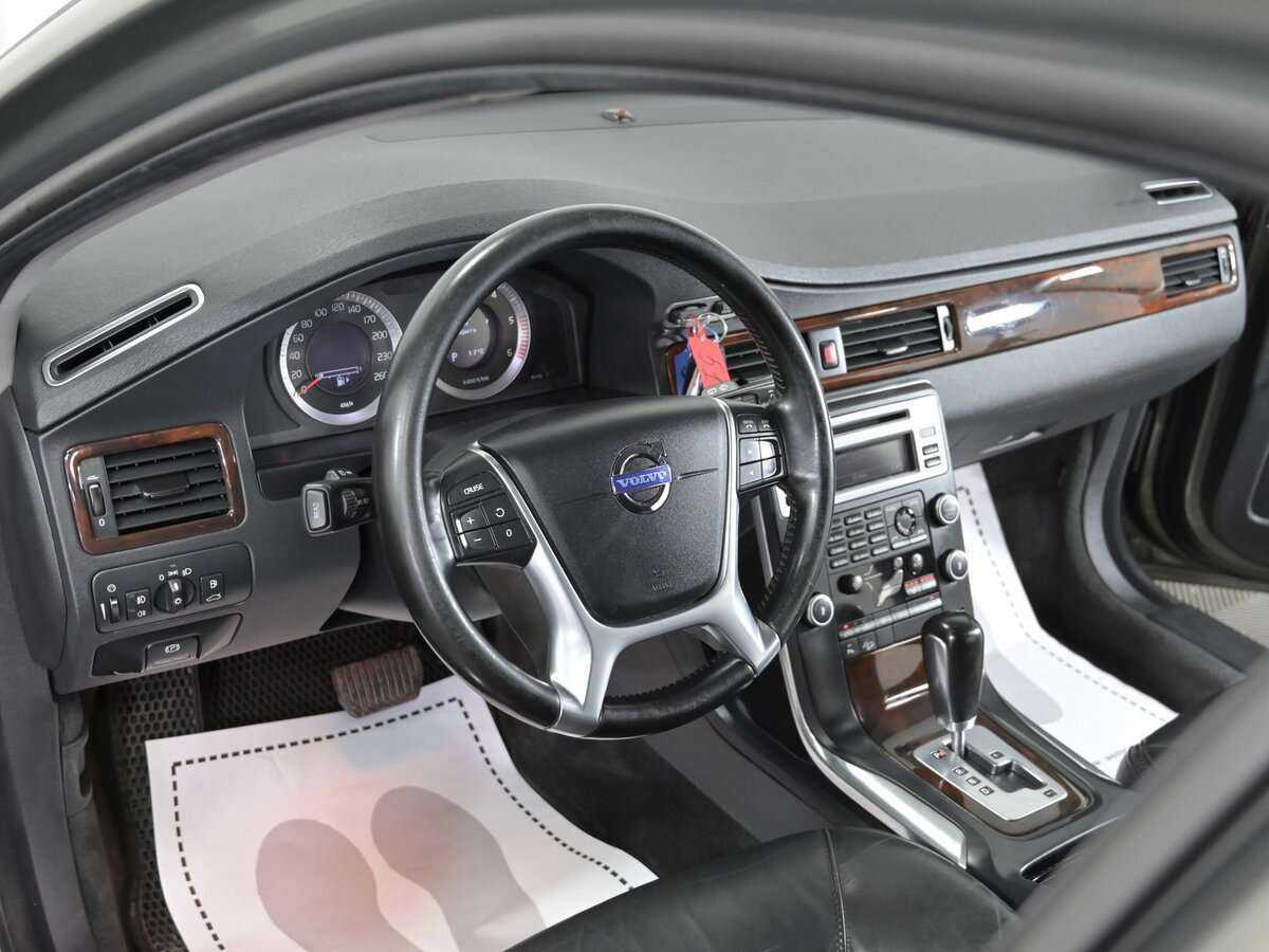 Б/У Вольво ИксЦ70 2010 года. Фото: #4