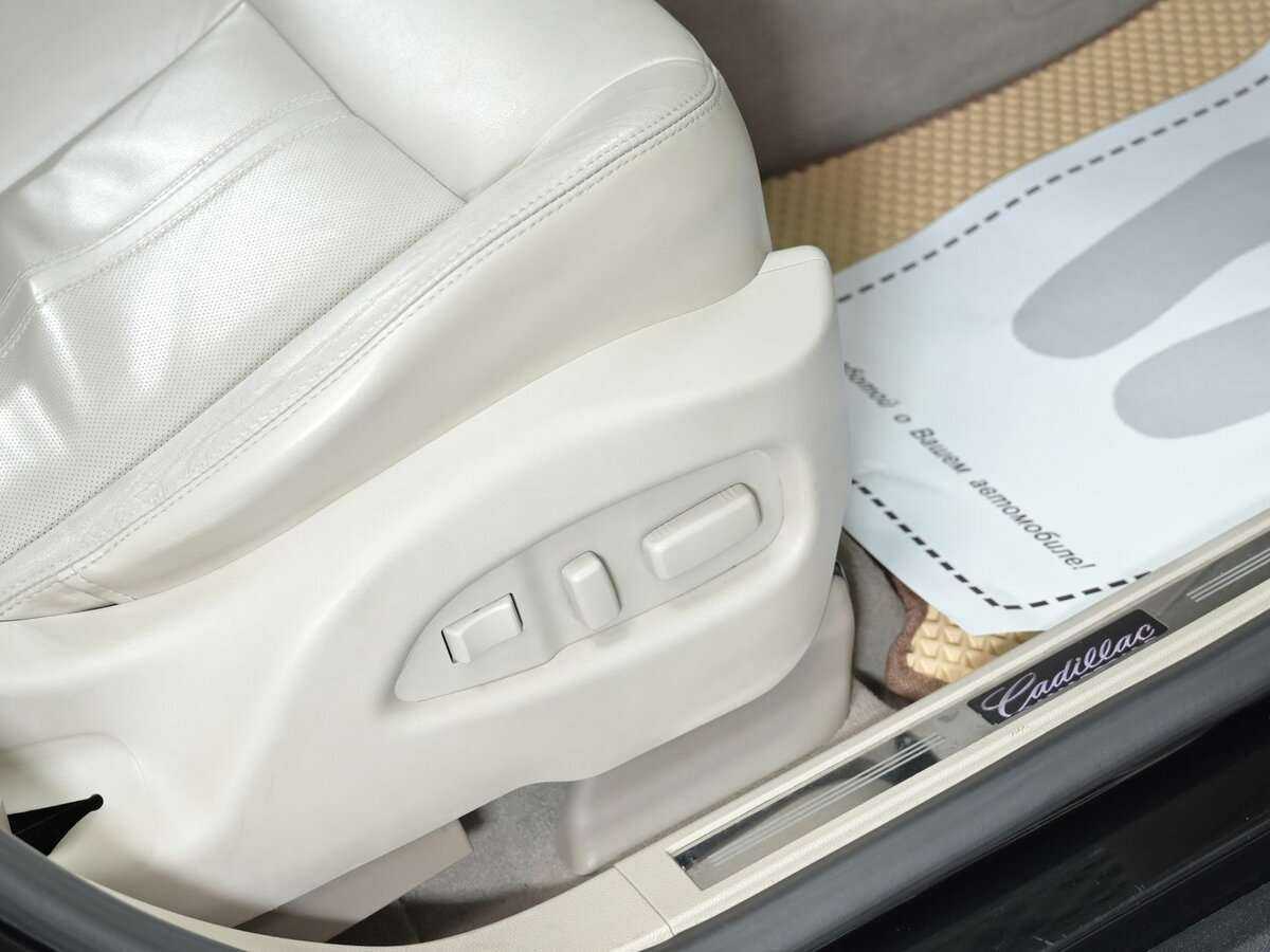 Б/У Кадиллак СРХ 2010 года. Фото: #10