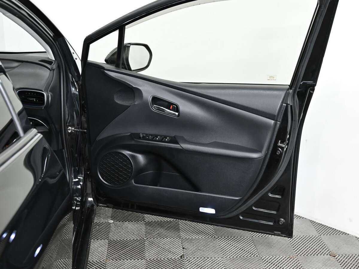 Б/У Тойота Приус 2016 года. Фото: #8