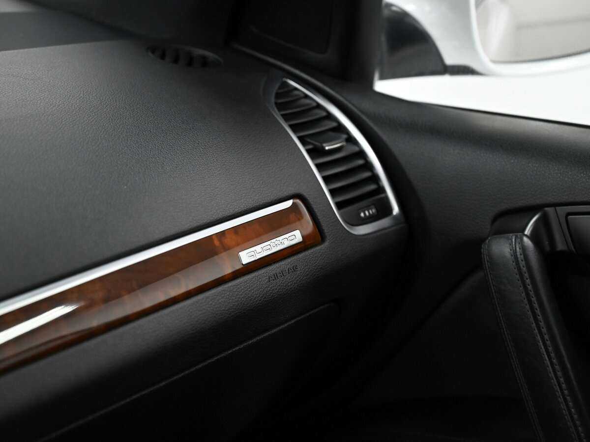 Б/У Ауди К7 2010 года. Фото: #12