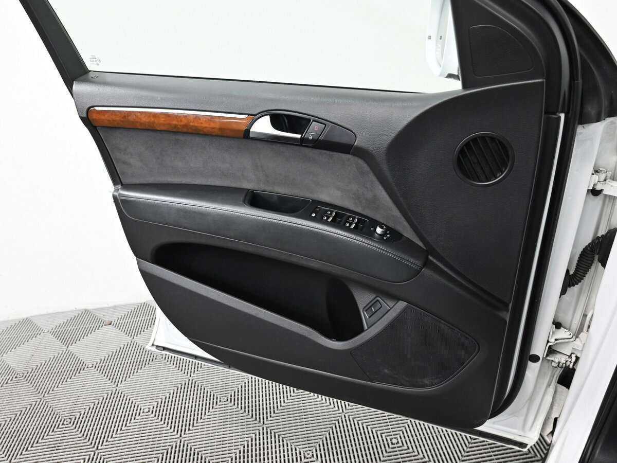 Б/У Ауди К7 2010 года. Фото: #13