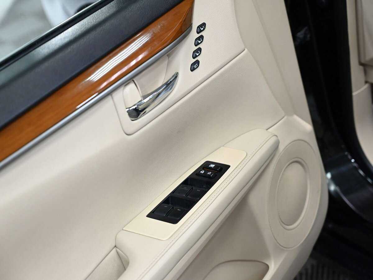 Б/У Лексус ЕС 2012 года. Фото: #15