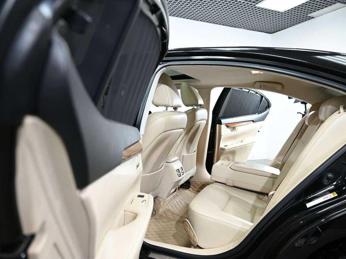 Б/У Лексус ЕС 2012 года. Фото: #17