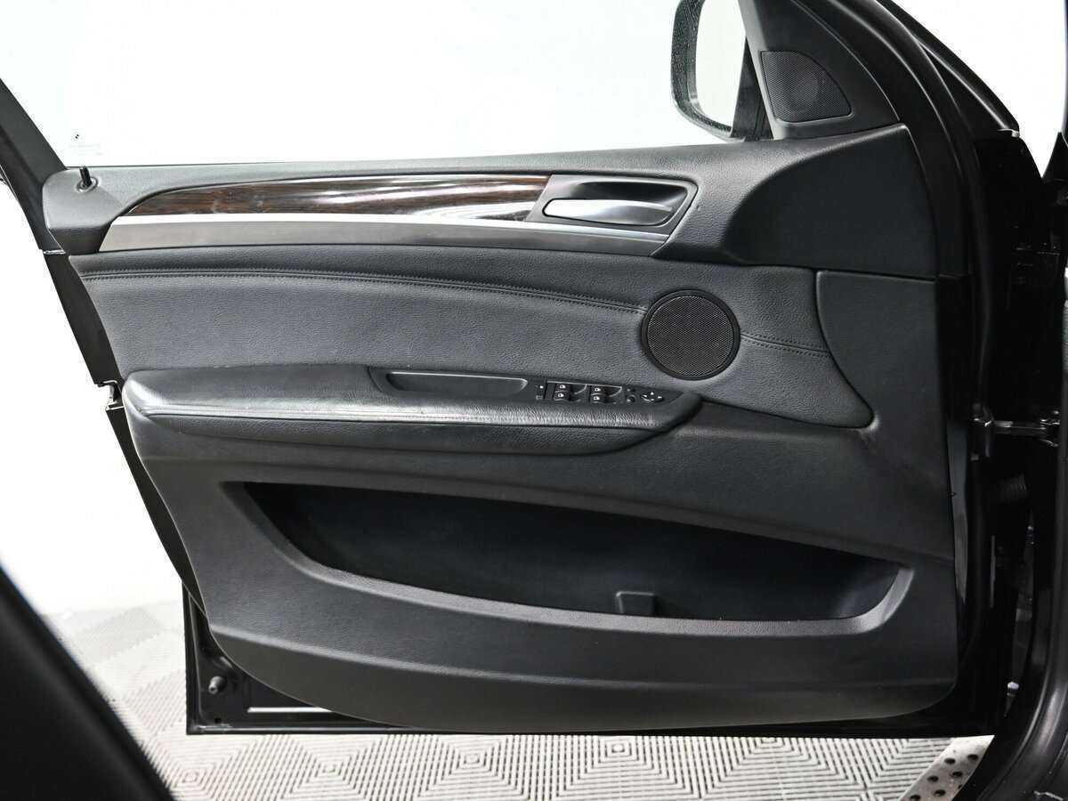 Б/У БМВ Икс6 2013 года. Фото: #13