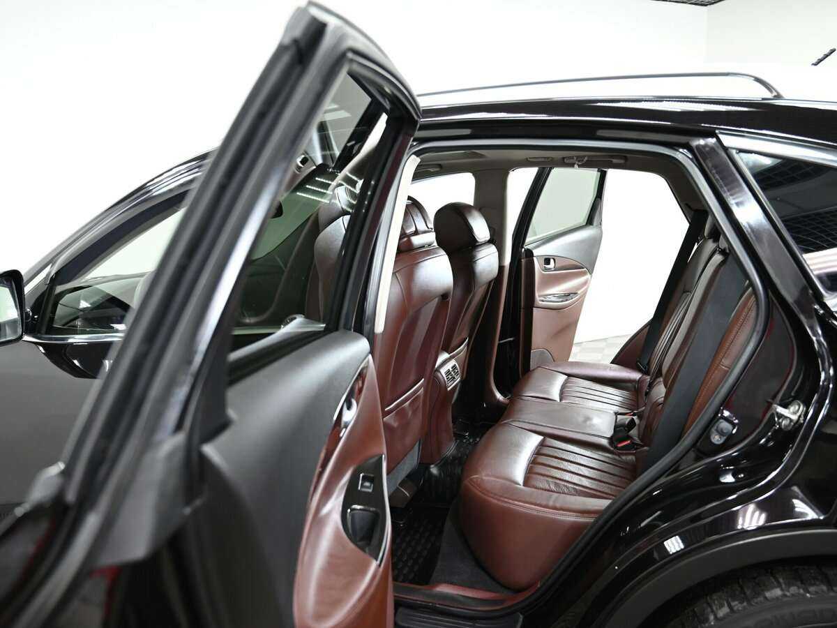 Б/У Инфинити ЕИкс 2013 года. Фото: #6