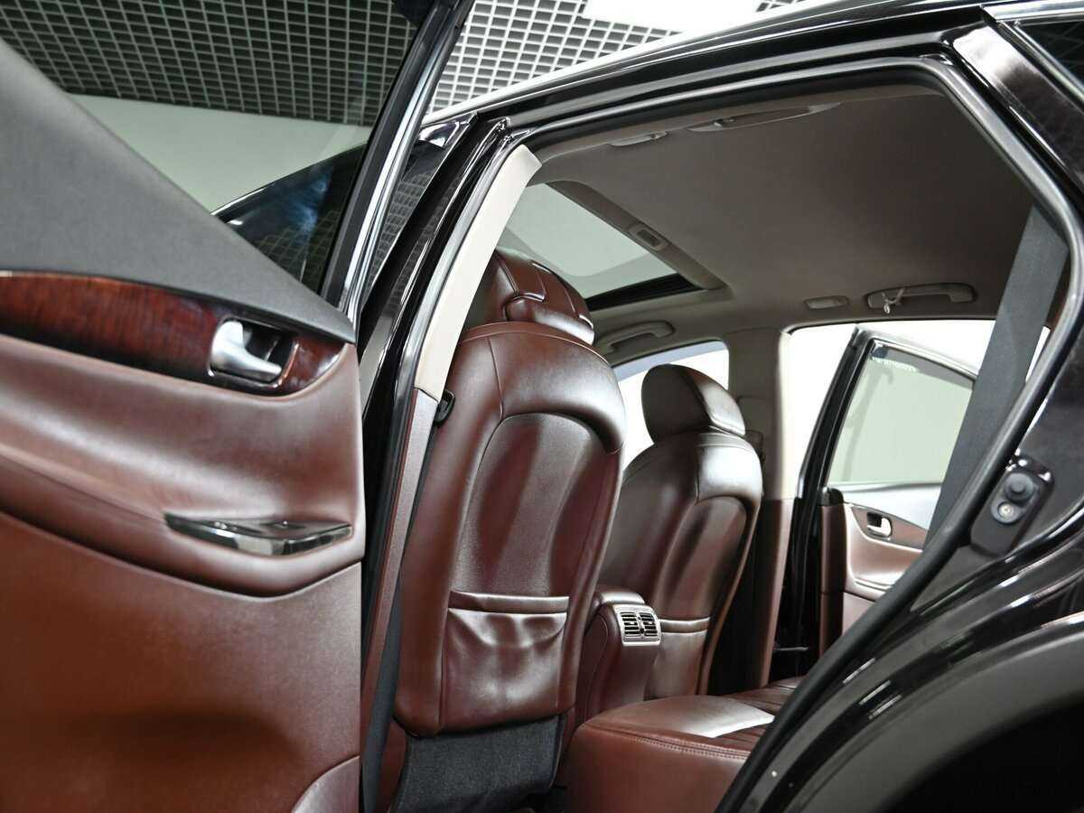 Б/У Инфинити ЕИкс 2013 года. Фото: #7