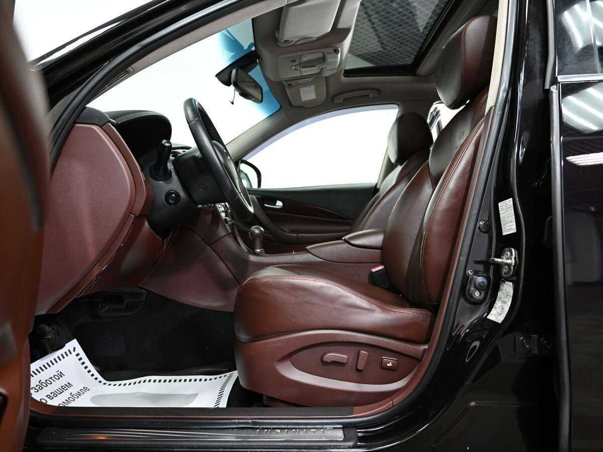 Б/У Инфинити ЕИкс 2013 года. Фото: #9