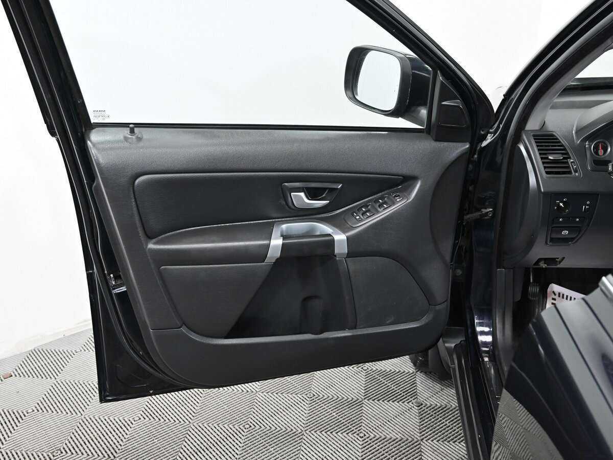 Б/У Вольво ИксЦ90 2011 года. Фото: #4