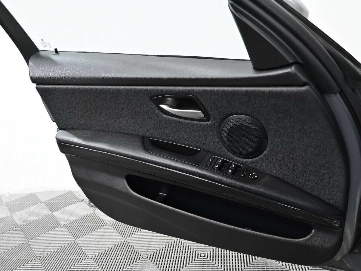 Б/У БМВ 3 серии 2009 года. Фото: #9