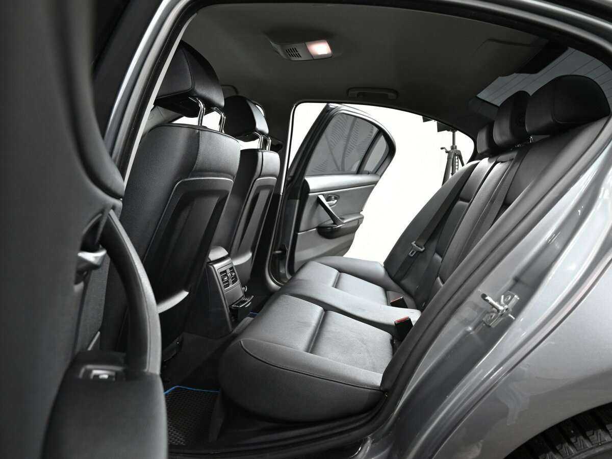 Б/У БМВ 3 серии 2009 года. Фото: #11