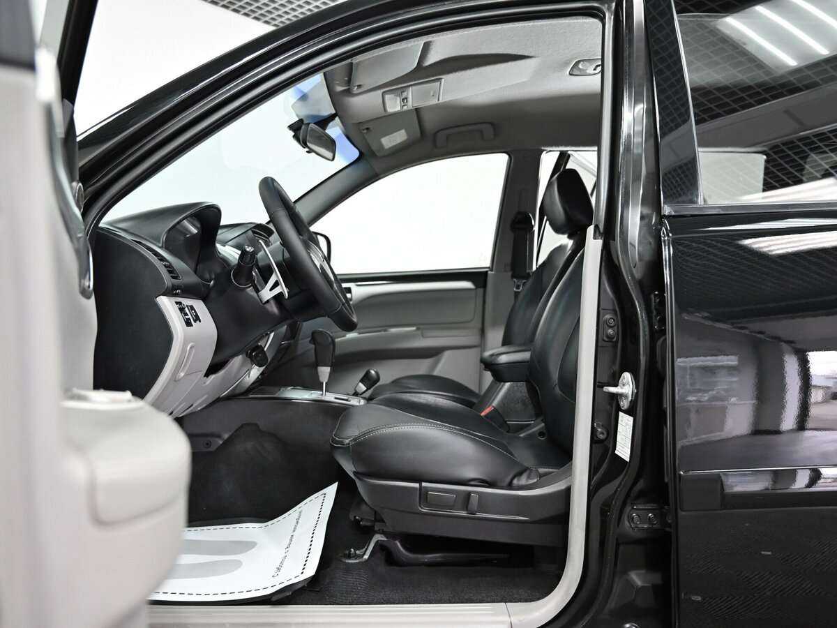 Б/У Митсубиши Паджеро Спорт 2010 года. Фото: #7