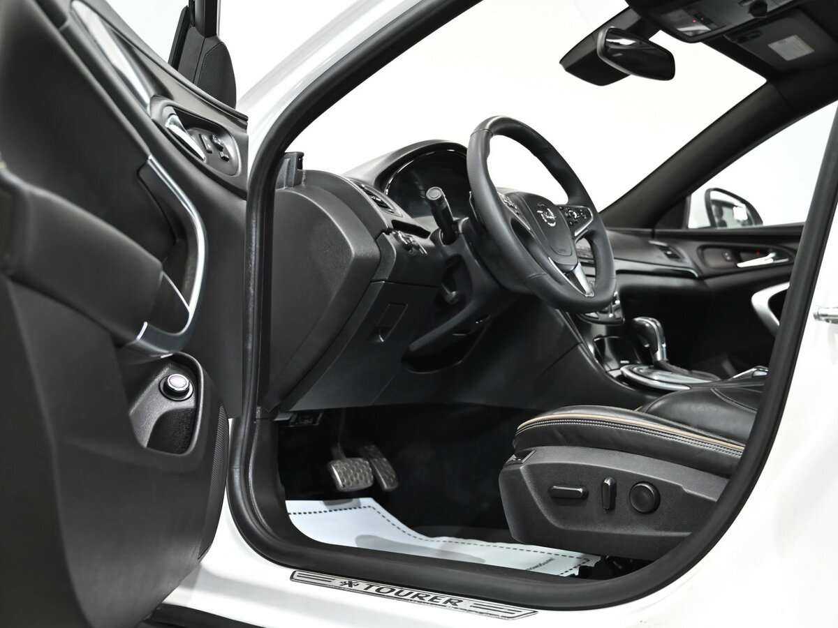 Б/У Опель Инсигния 2014 года. Фото: #4