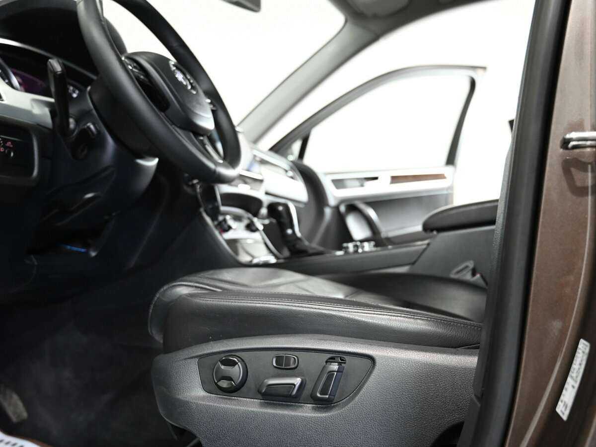 Б/У Фольксваген Туарег 2013 года. Фото: #7