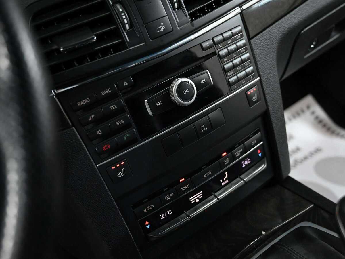 Б/У Мерседес-Бенц Е-Класс 2011 года. Фото: #6