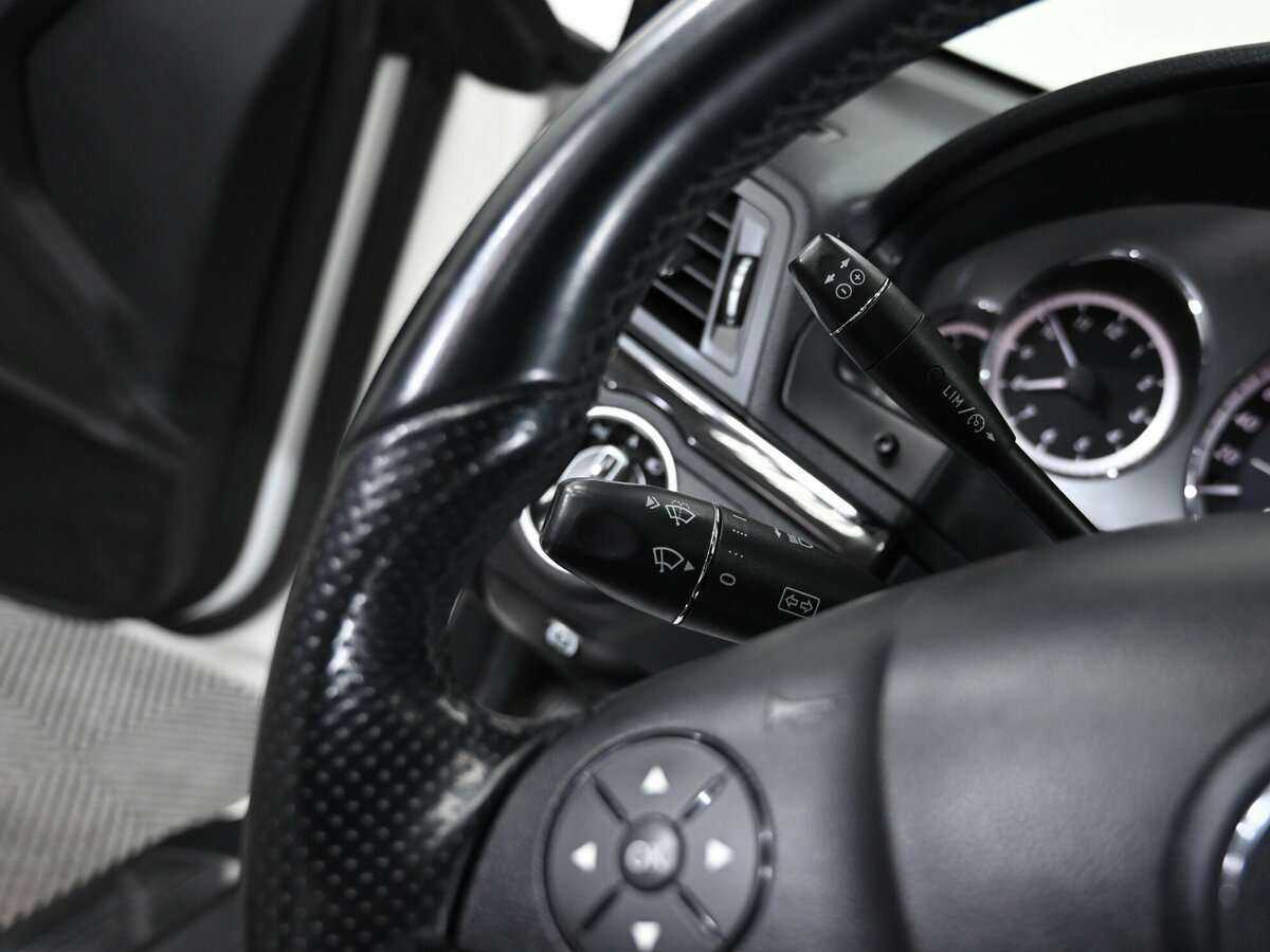 Б/У Мерседес-Бенц Е-Класс 2011 года. Фото: #7