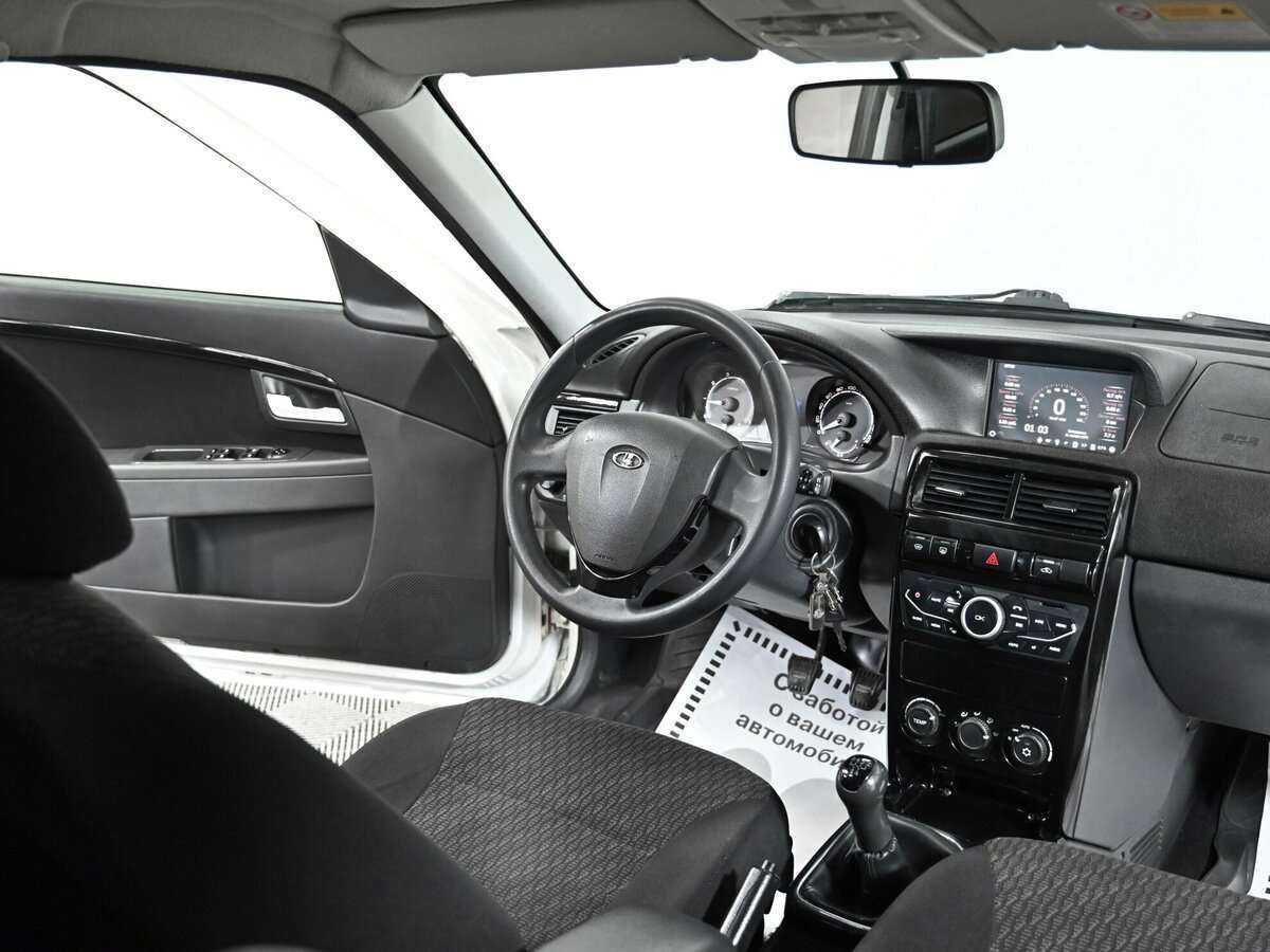 Б/У Лада (ВАЗ) Приора 2014 года. Фото: #4