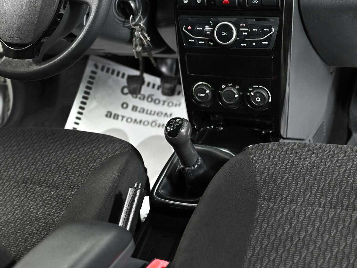 Б/У Лада (ВАЗ) Приора 2014 года. Фото: #9