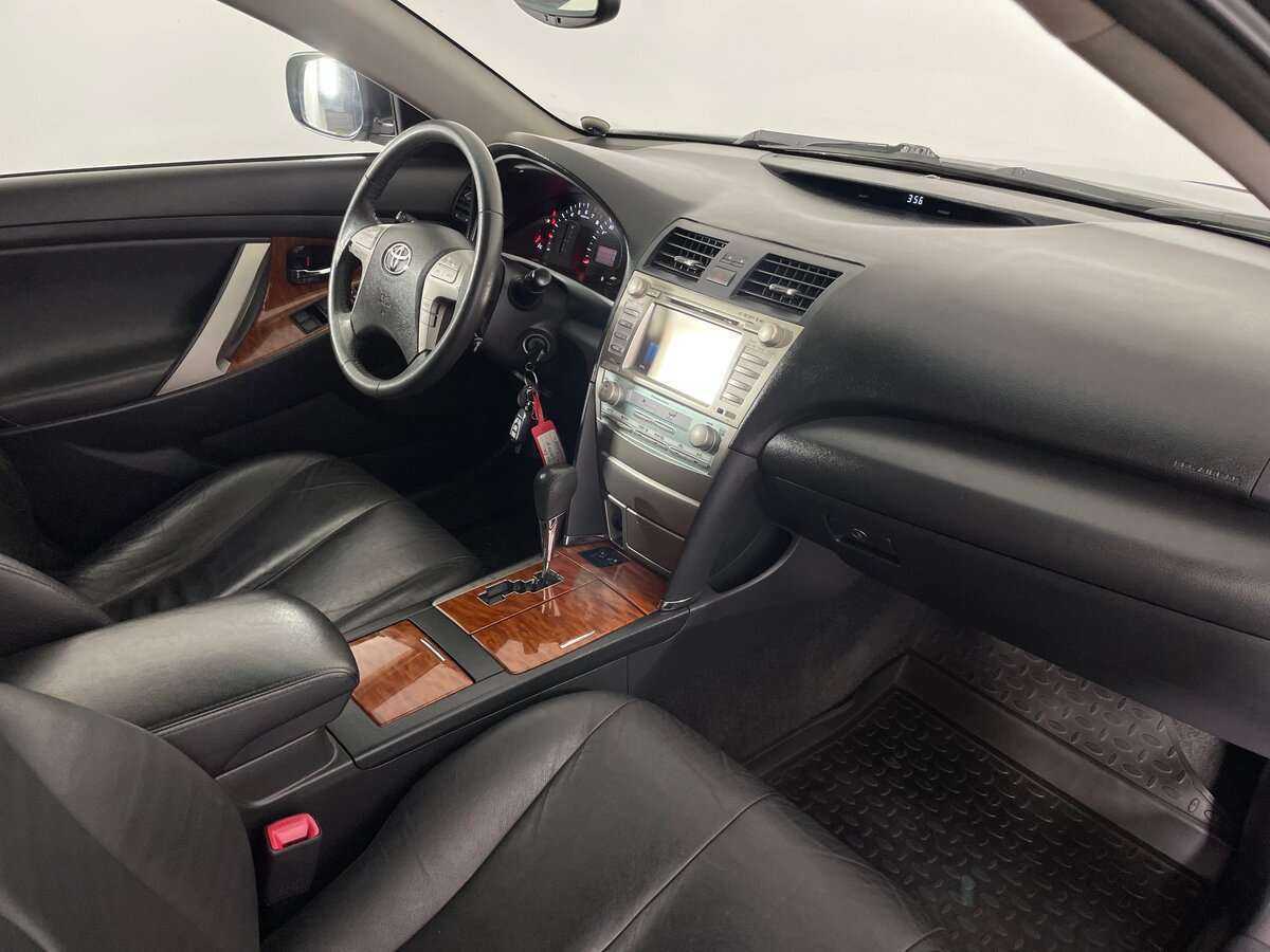 Б/У Тойота Камри 2008 года. Фото: #7