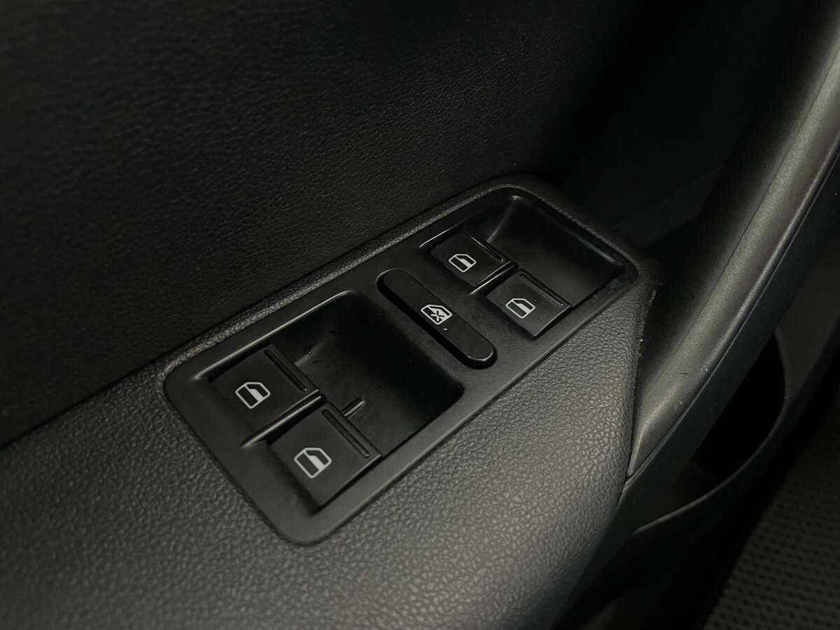 Б/У Фольксваген Поло 2016 года. Фото: #17