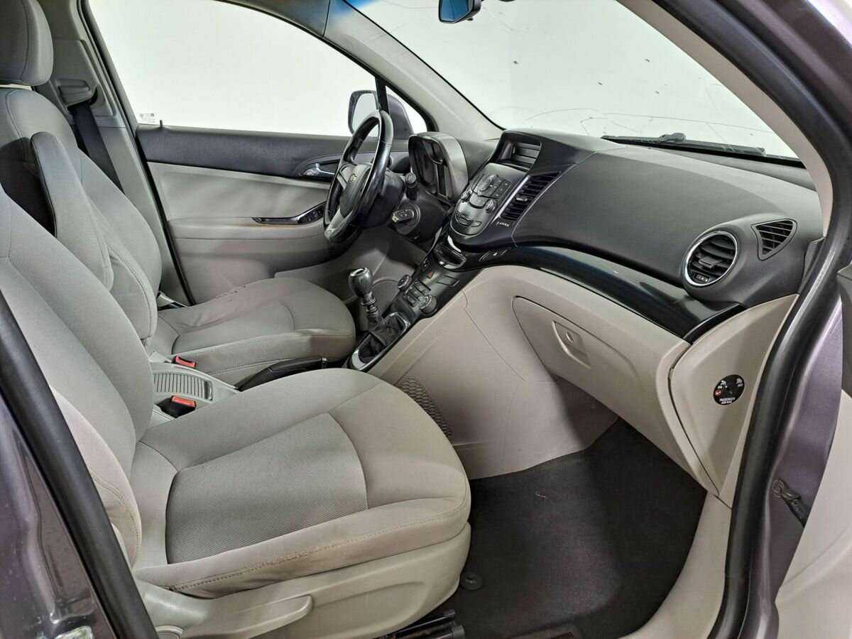 Б/У Шевроле Орландо 2013 года. Фото: #8