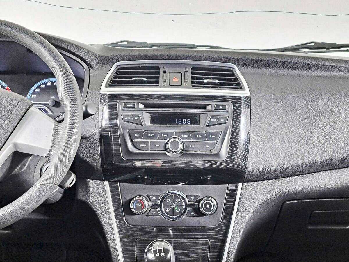 Б/У Лифан Солано 2016 года. Фото: #12