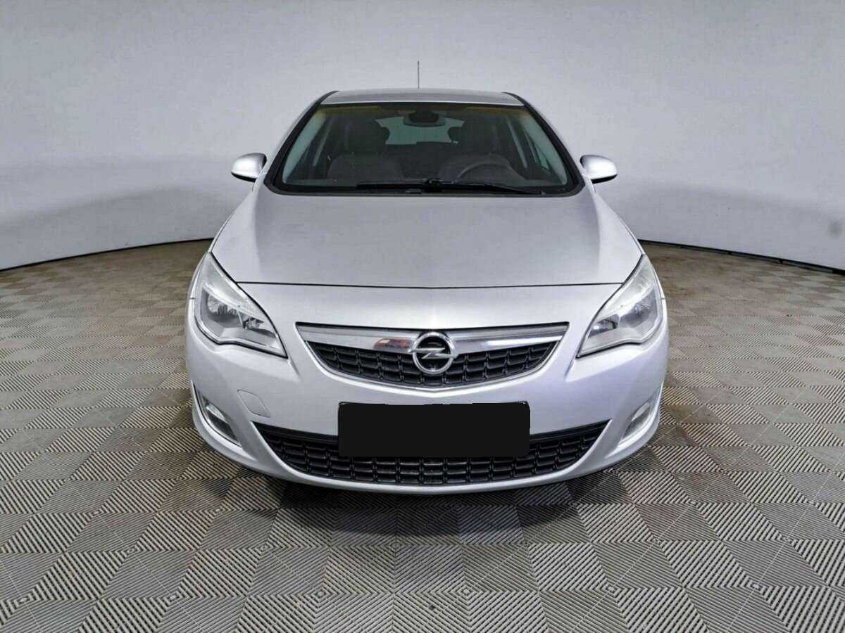 Б/У Опель Астра 2011 года. Фото: #1