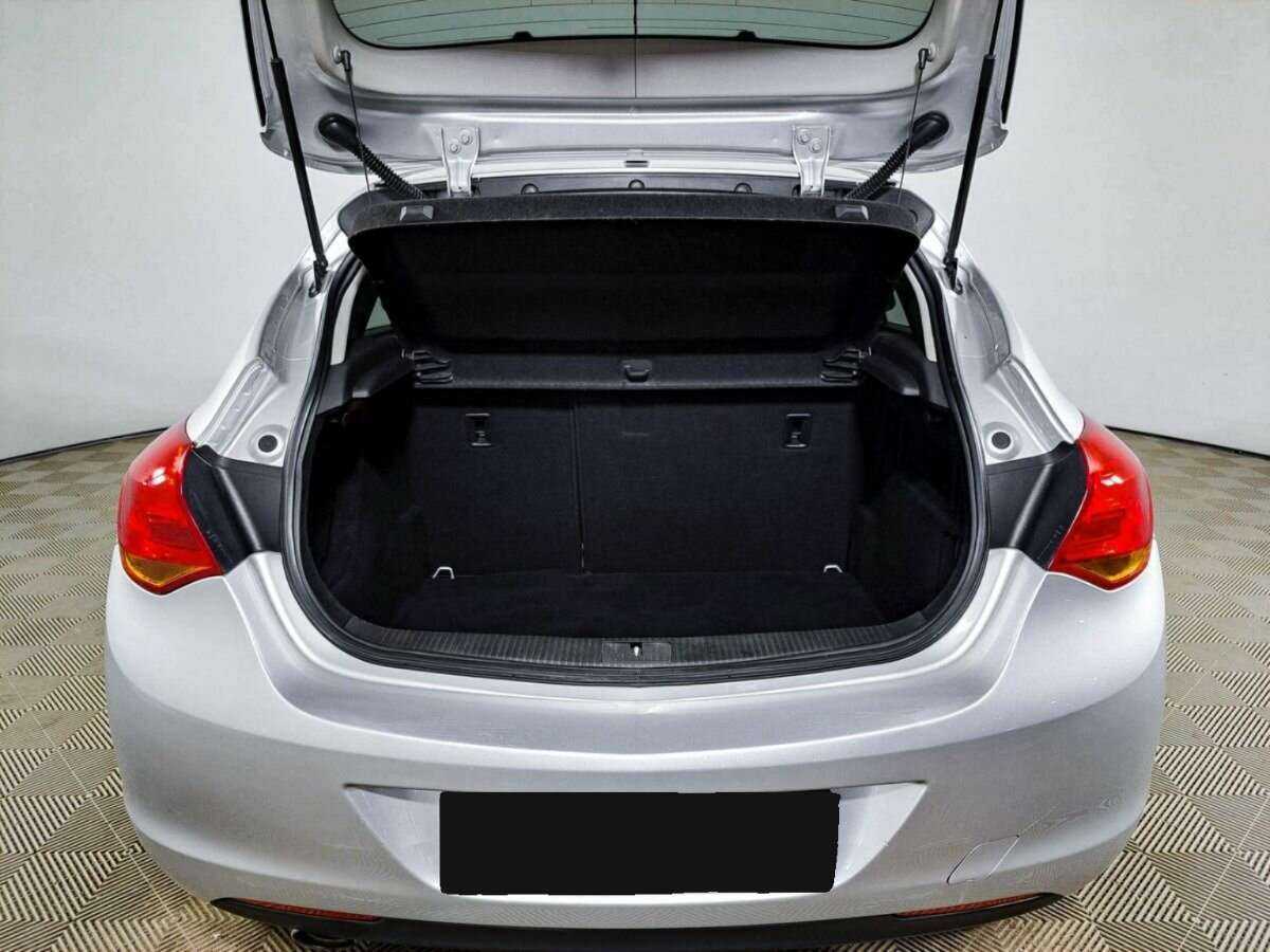 Б/У Опель Астра 2011 года. Фото: #6