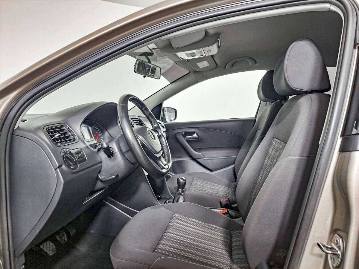 Б/У Фольксваген Поло 2018 года. Фото: #12