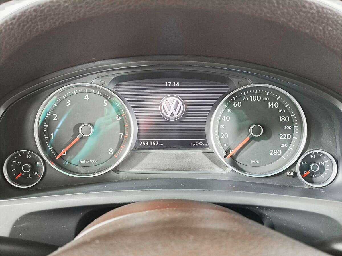 Б/У Фольксваген Туарег 2012 года. Фото: #8