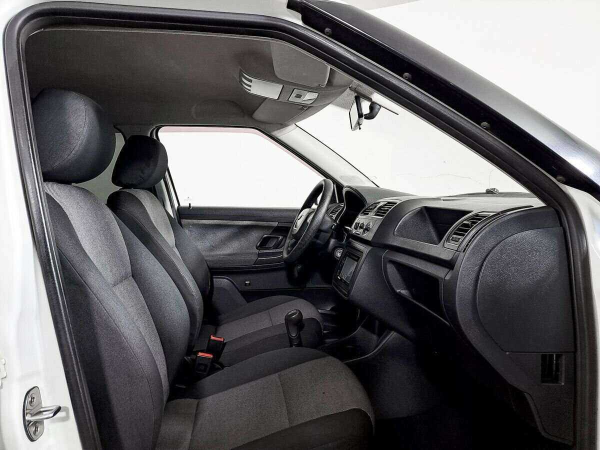 Б/У Шкода Фабия 2010 года. Фото: #8