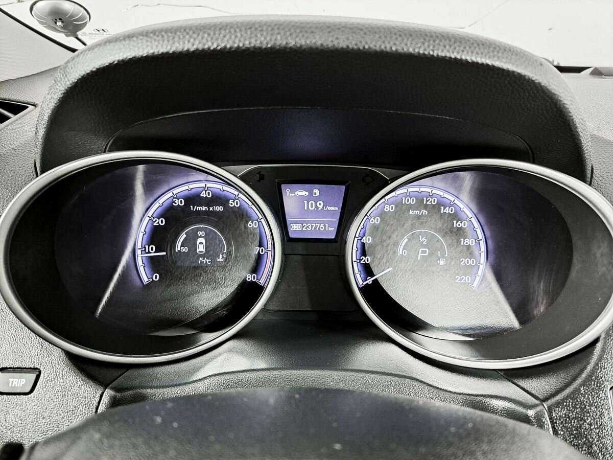 Б/У Хендай ай-икс35 2011 года. Фото: #10