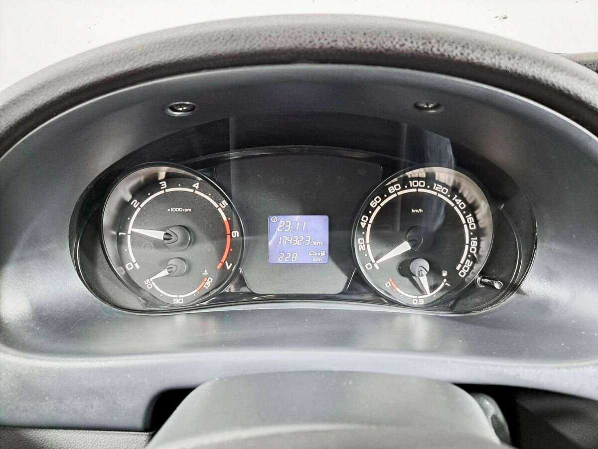 Б/У Лада (ВАЗ) Приора 2015 года. Фото: #7