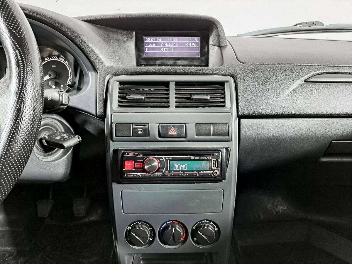 Б/У Лада (ВАЗ) Приора 2015 года. Фото: #9