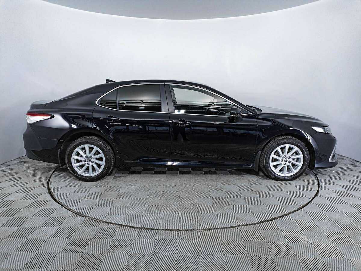 Б/У Тойота Камри 2021 года. Фото: #3