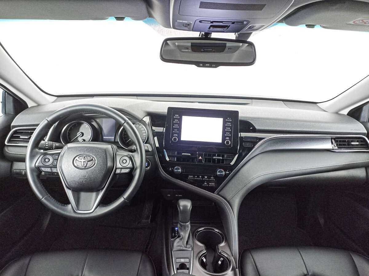 Б/У Тойота Камри 2021 года. Фото: #11