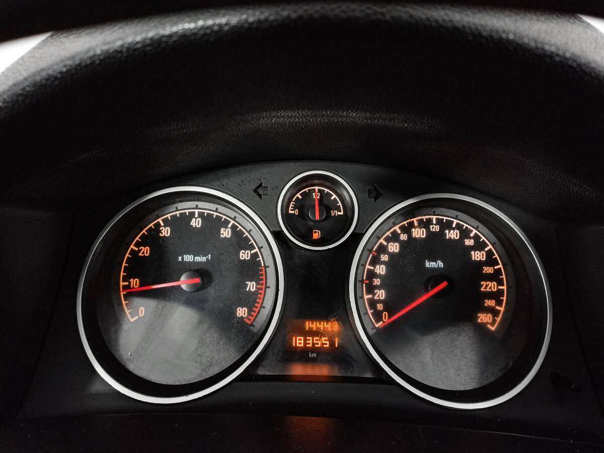 Б/У Опель Астра 2008 года. Фото: #10