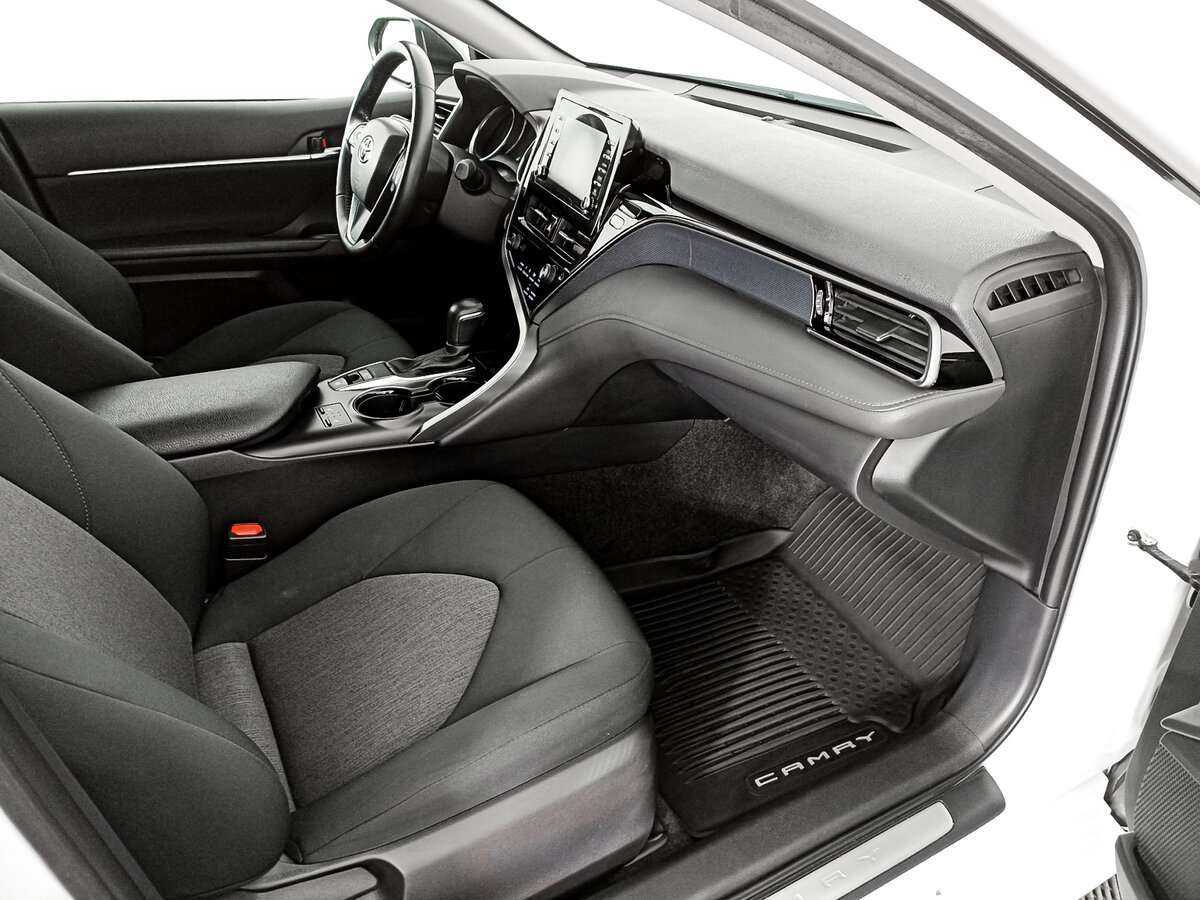 Б/У Тойота Камри 2021 года. Фото: #7