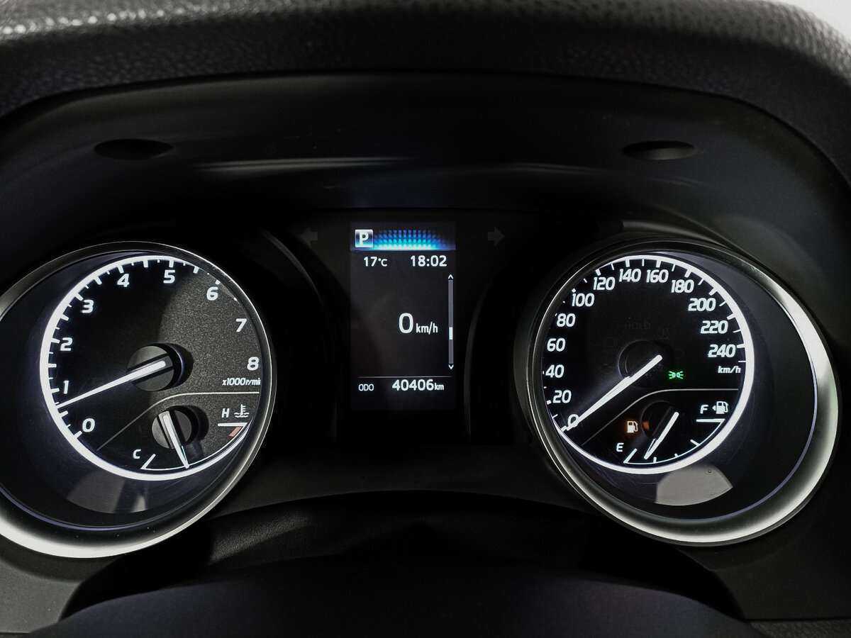 Б/У Тойота Камри 2021 года. Фото: #9