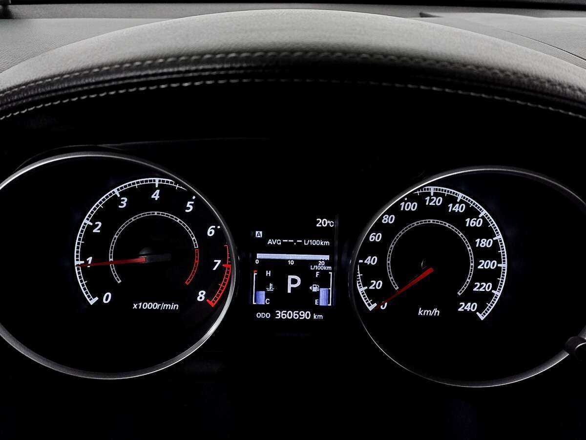 Б/У Митсубиши Оутлэндер 2010 года. Фото: #12