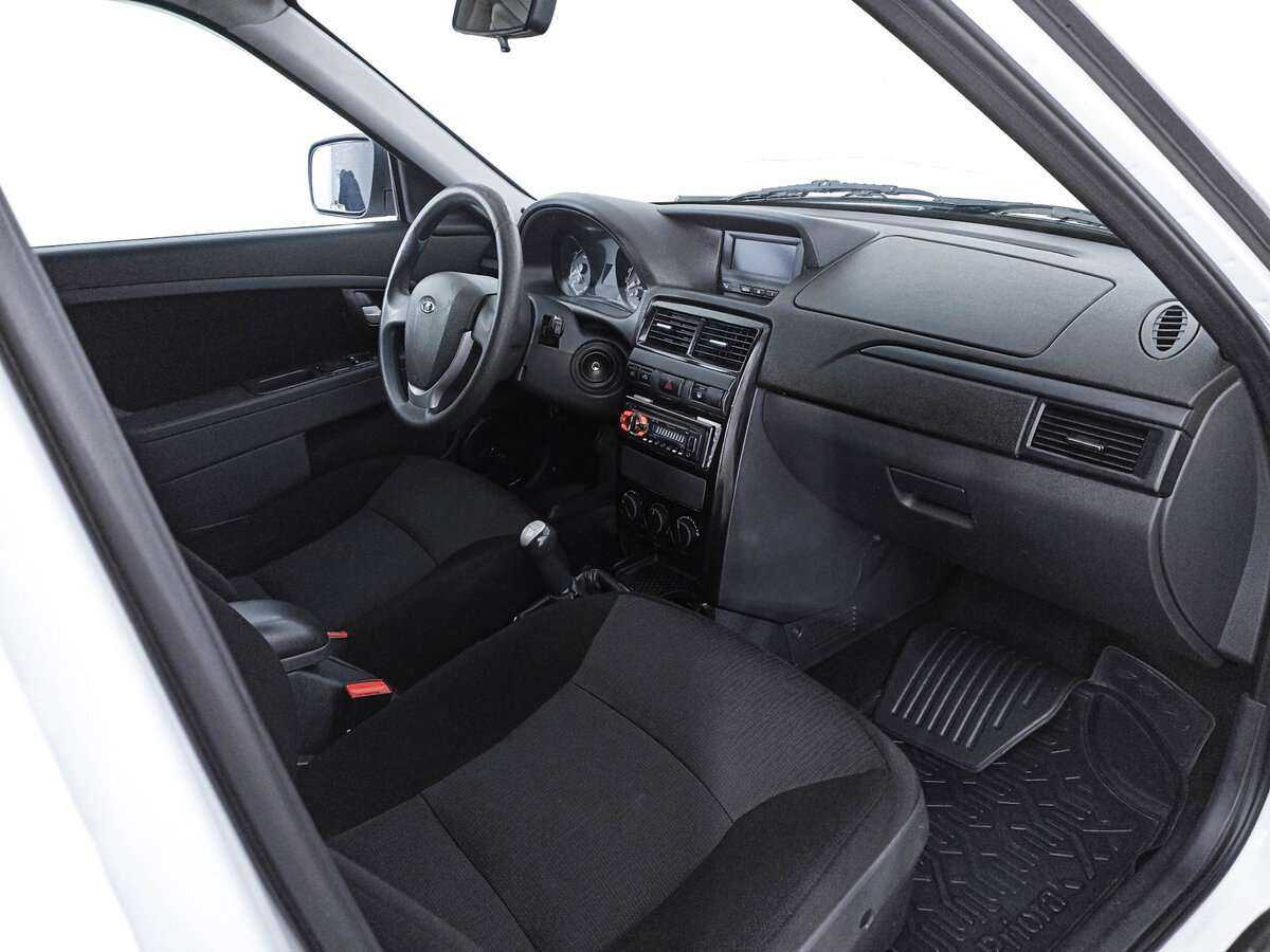 Б/У Лада (ВАЗ) Приора 2014 года. Фото: #8