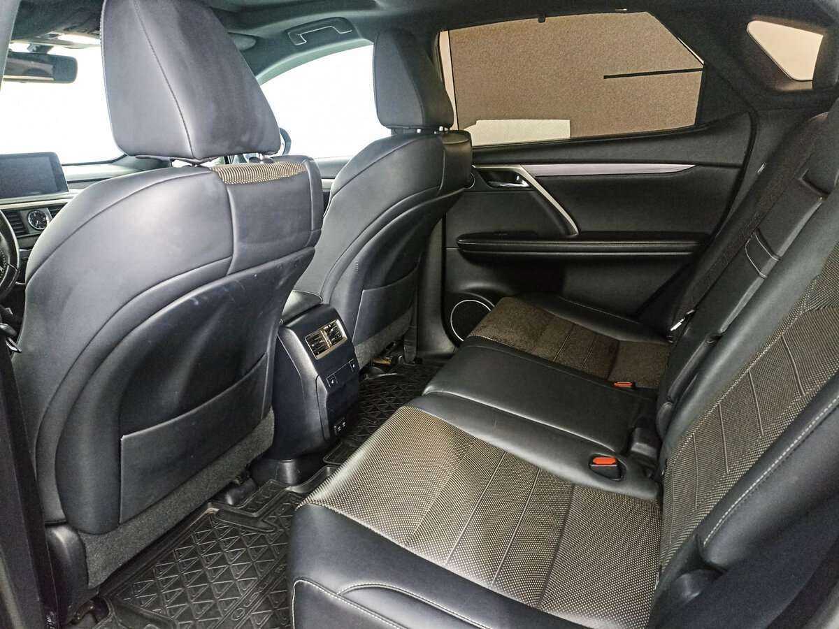 Б/У Лексус Р-Икс 2019 года. Фото: #9